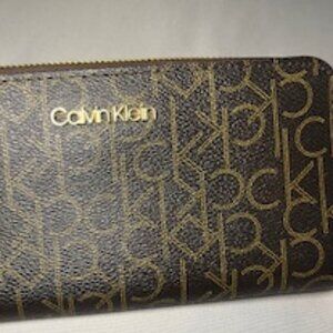 Calvin Klien Zip Wallet/Wristlet
